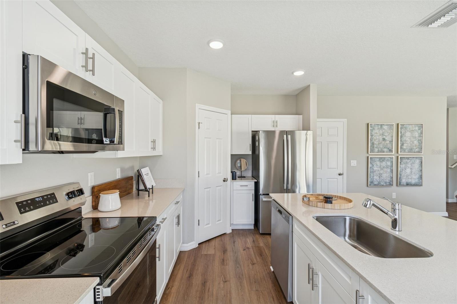 BRADBURY CRK PH I - Residential Lease