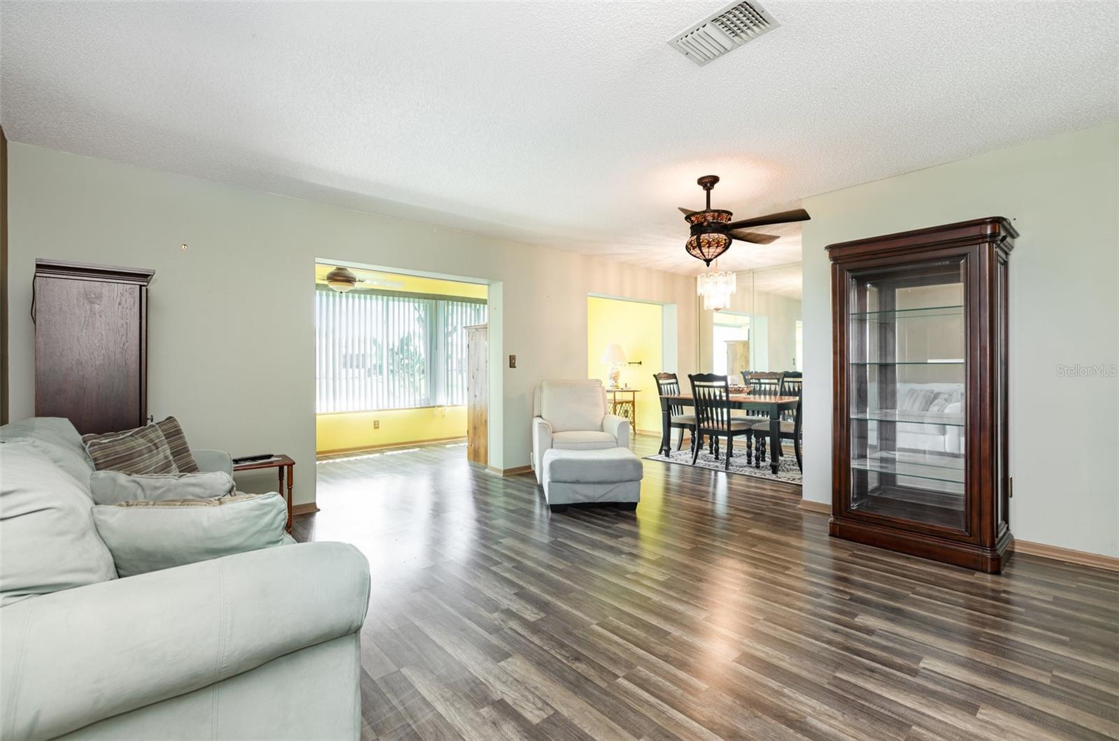 1905 CANTERBURY LANE 6