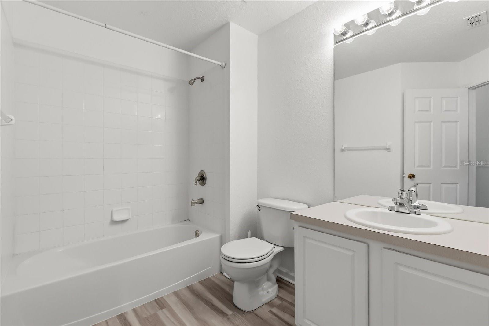 DUNWOODY COMMONS PH 1 - Residential