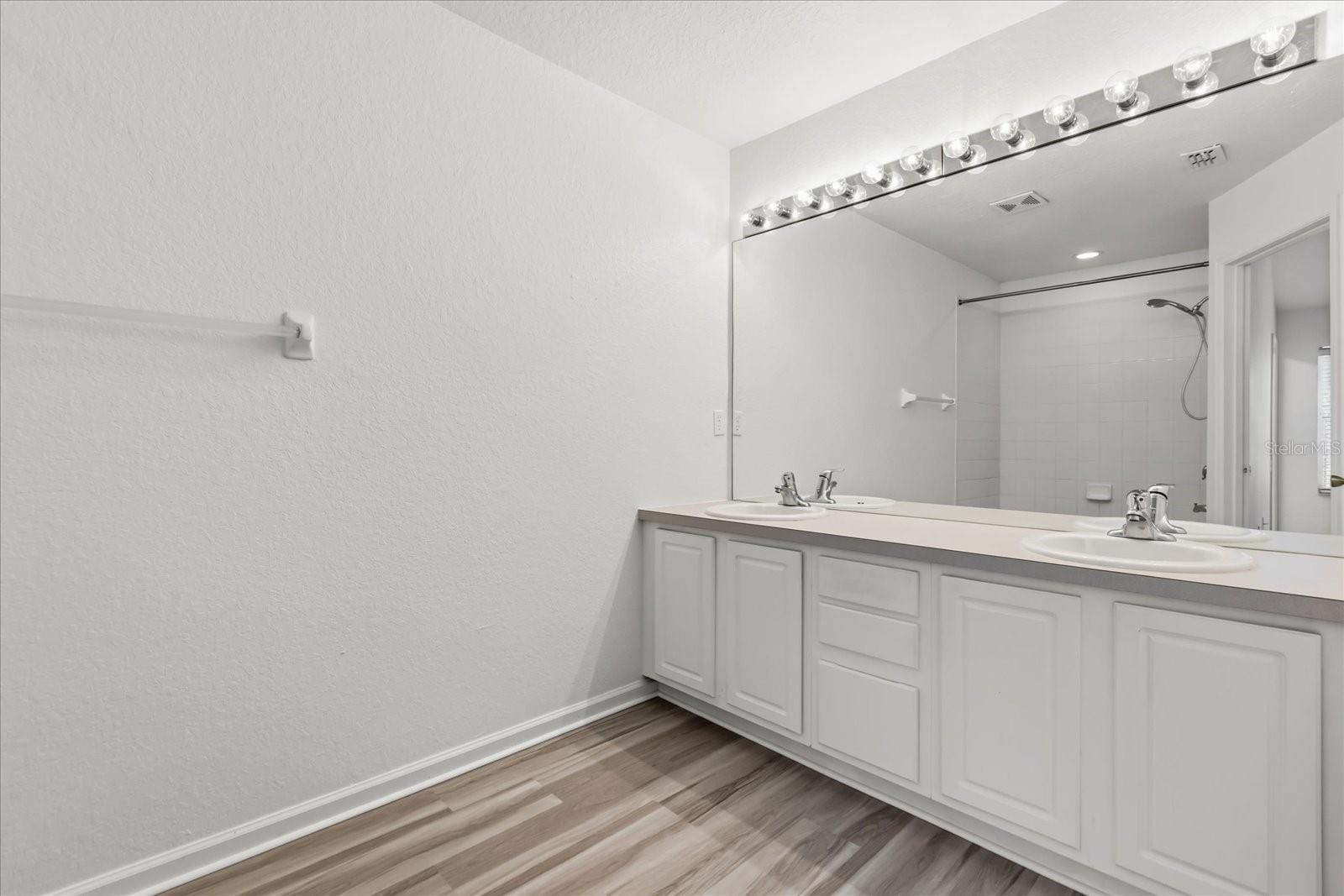 DUNWOODY COMMONS PH 1 - Residential