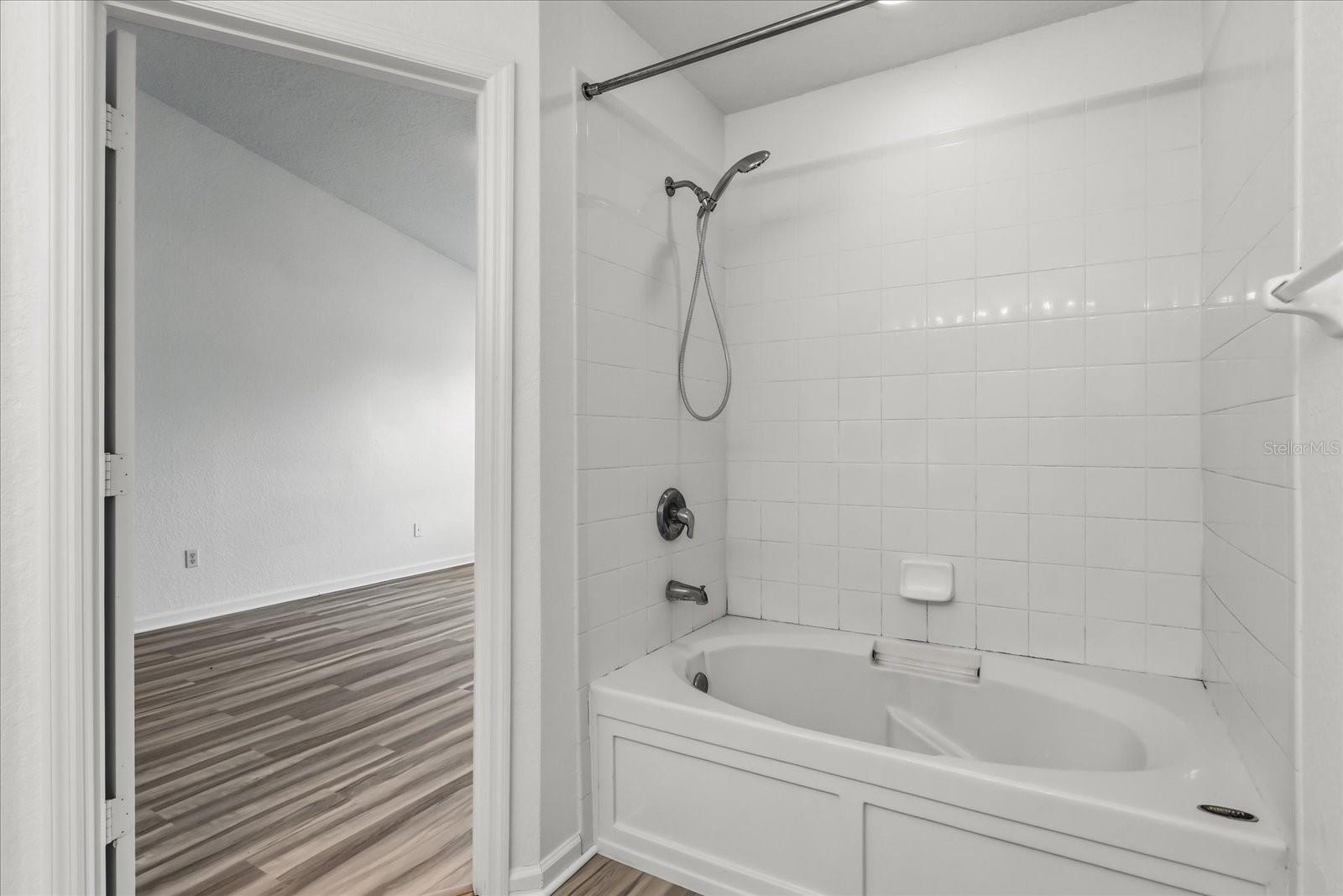 DUNWOODY COMMONS PH 1 - Residential