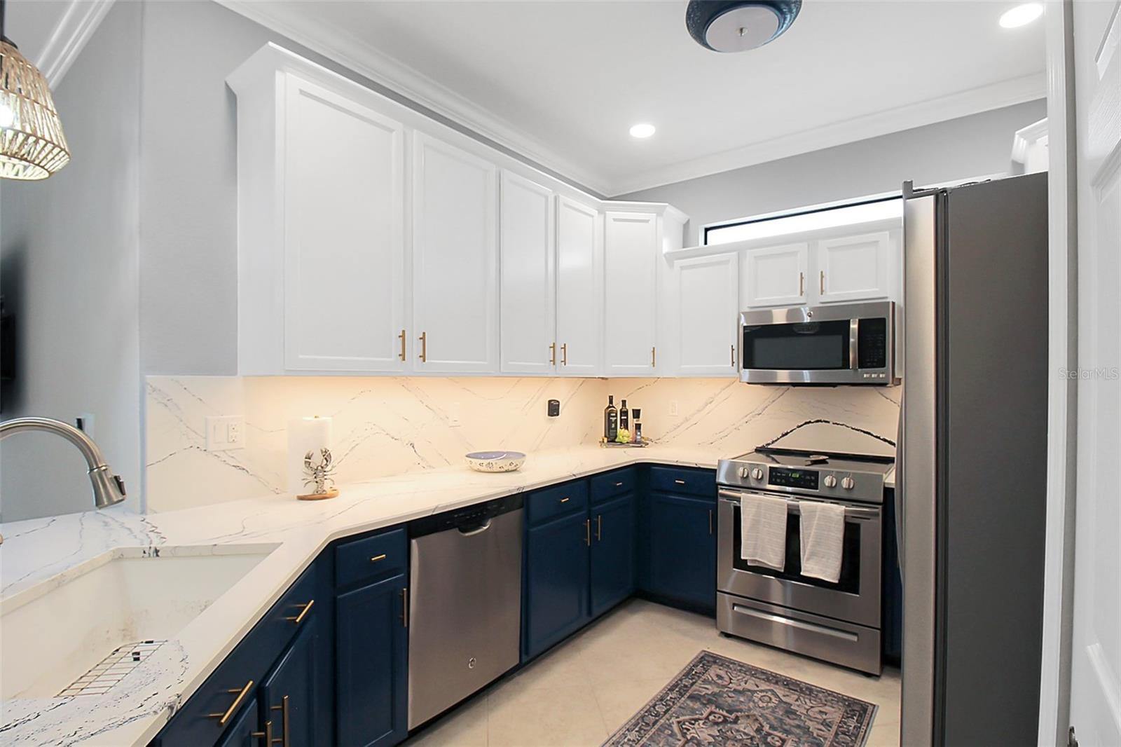 GRAN PARADISO PH 1 - Residential Lease