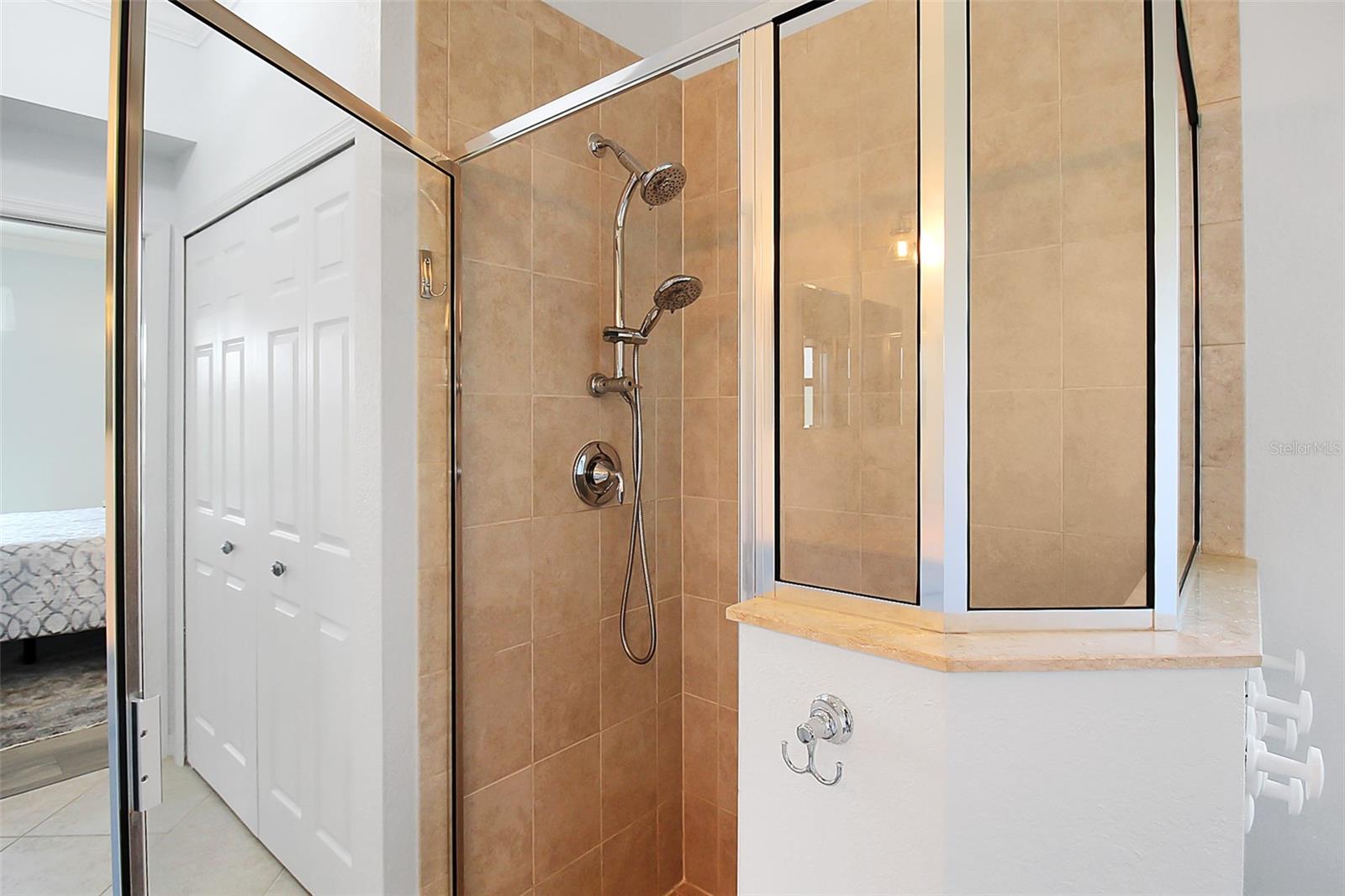 GRAN PARADISO PH 1 - Residential Lease