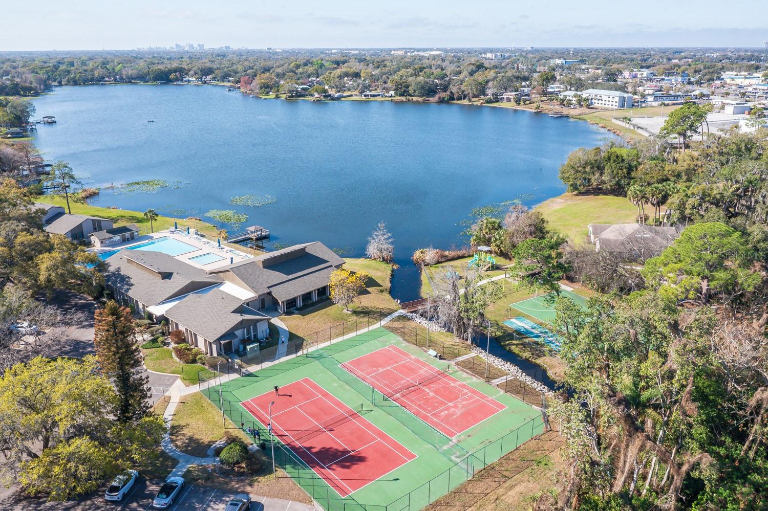 LAKE OF THE WOODS SEC 05 TWNHS - Residential