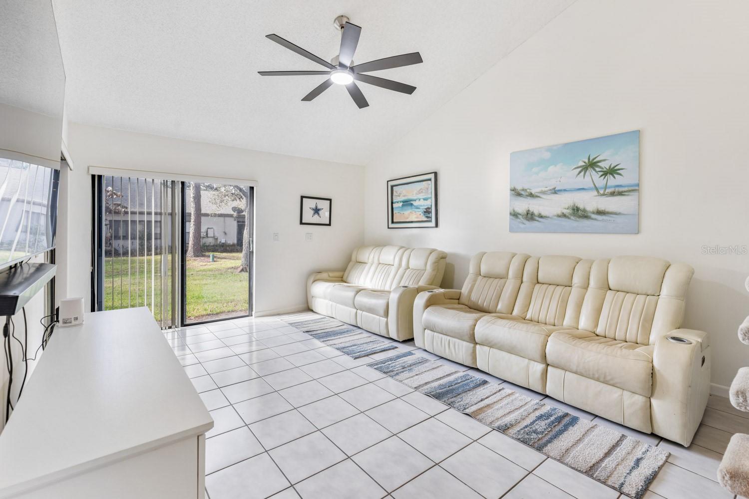 LAKE OF THE WOODS SEC 05 TWNHS - Residential