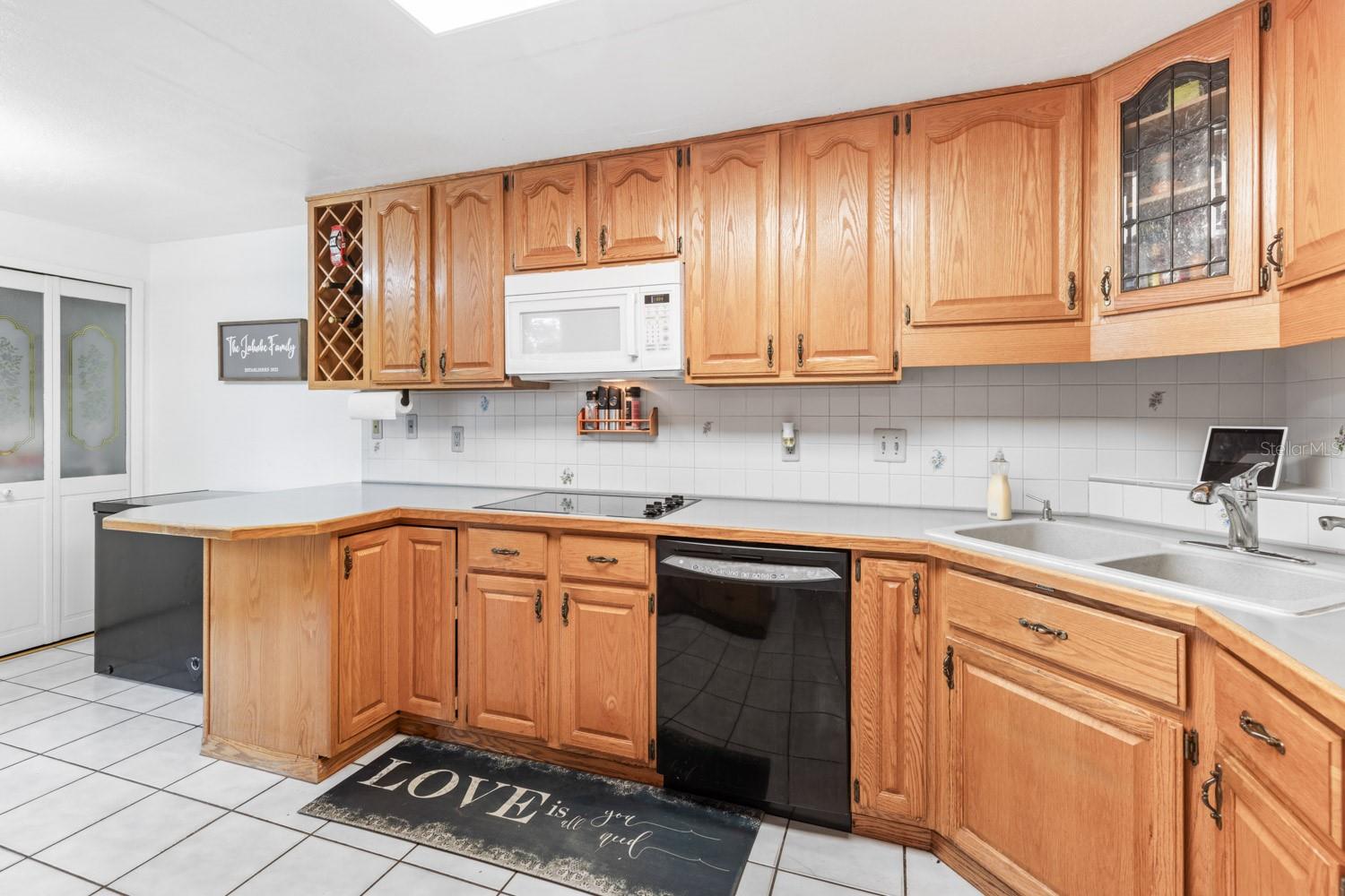 452 MEADOWOOD BOULEVARD