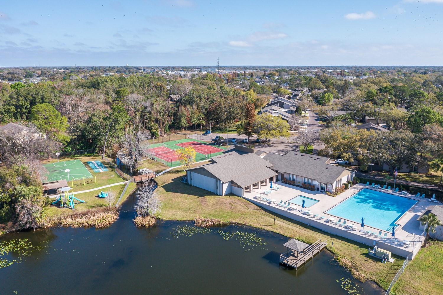 LAKE OF THE WOODS SEC 05 TWNHS - Residential