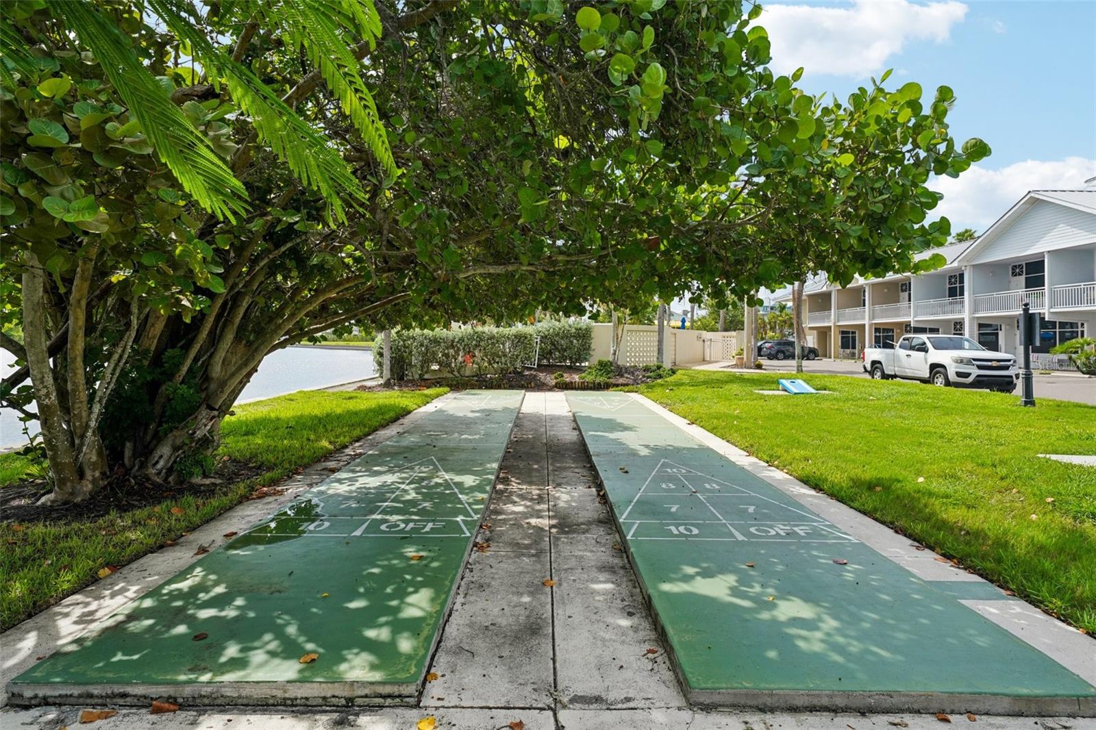 ISLAND RESORT AT MARINERS CLUB - Residential