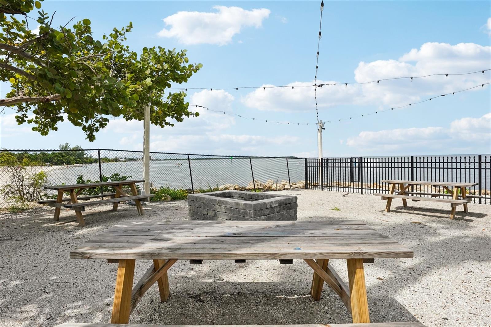 ISLAND RESORT AT MARINERS CLUB - Residential