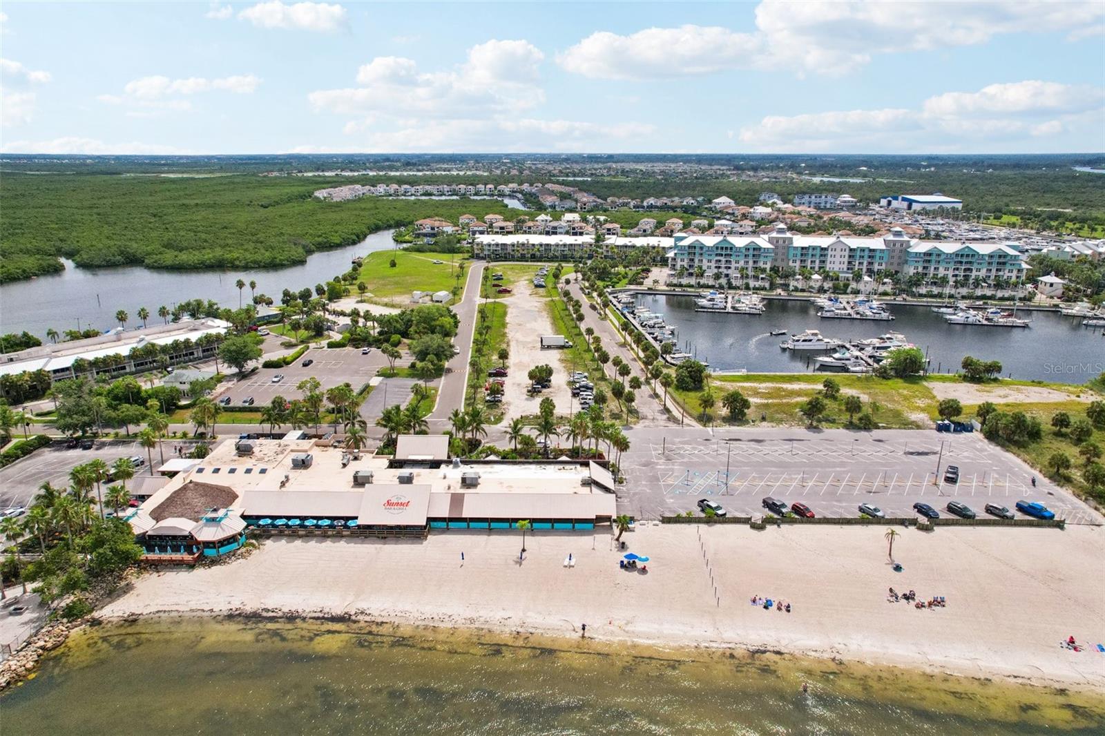 ISLAND RESORT AT MARINERS CLUB - Residential