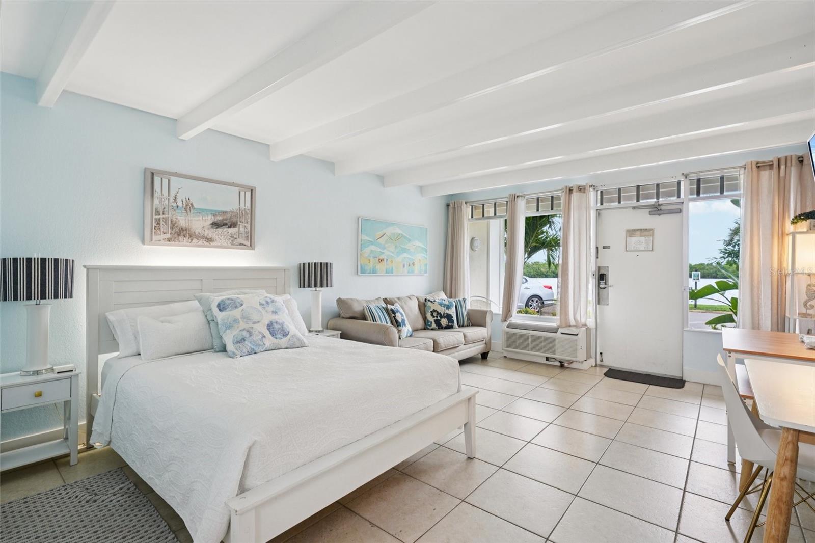 ISLAND RESORT AT MARINERS CLUB - Residential