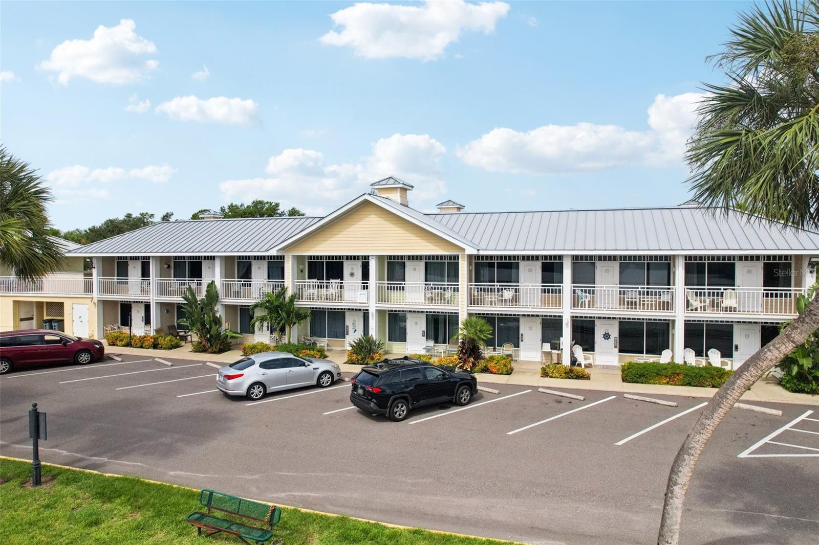 ISLAND RESORT AT MARINERS CLUB - Residential