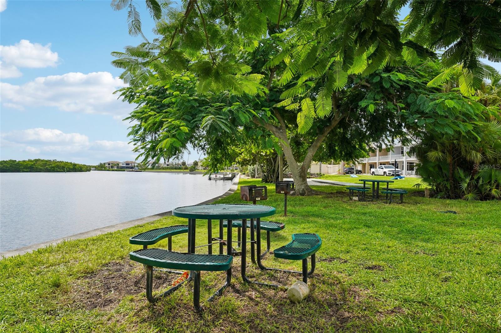 ISLAND RESORT AT MARINERS CLUB - Residential