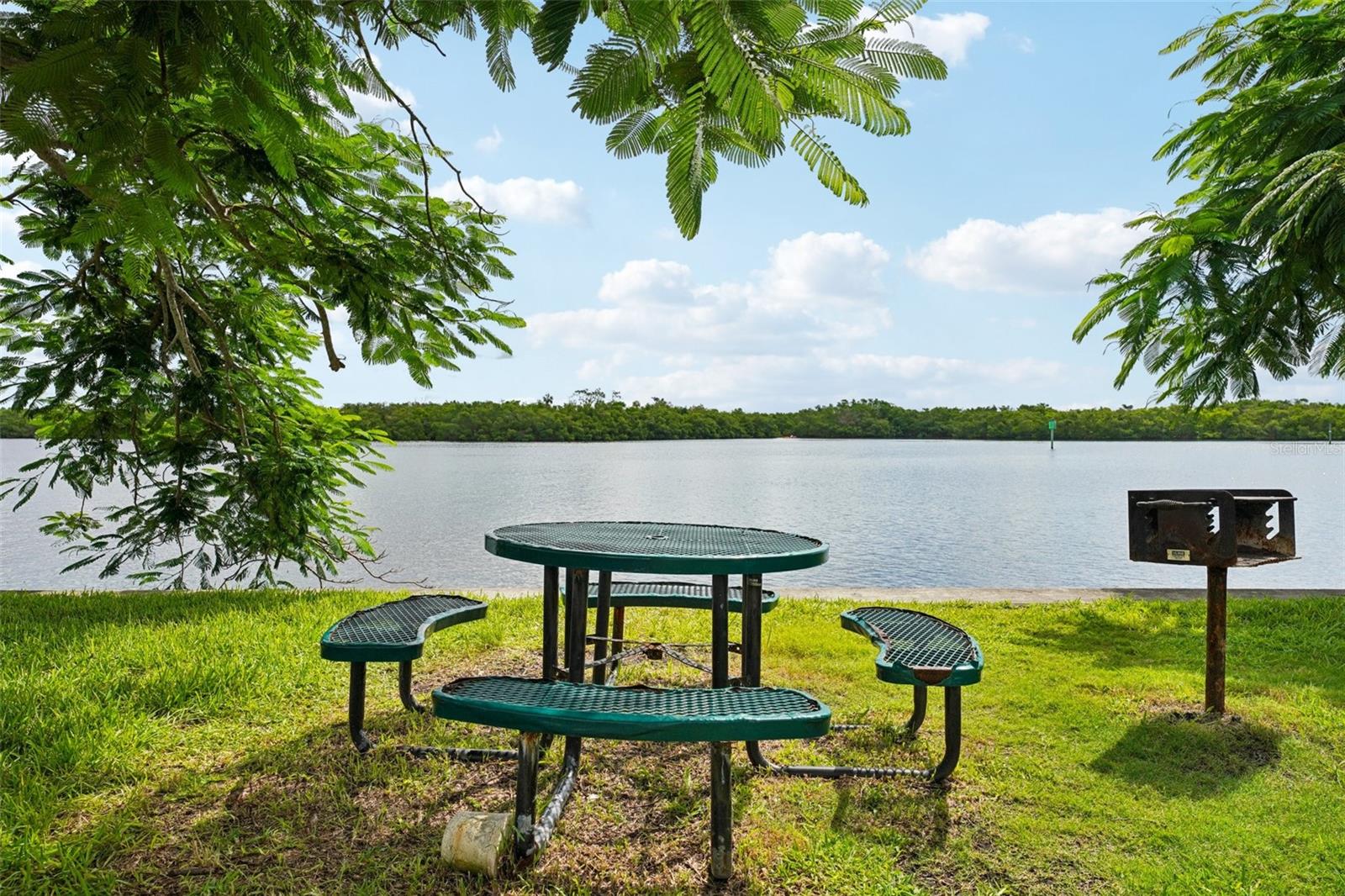 ISLAND RESORT AT MARINERS CLUB - Residential