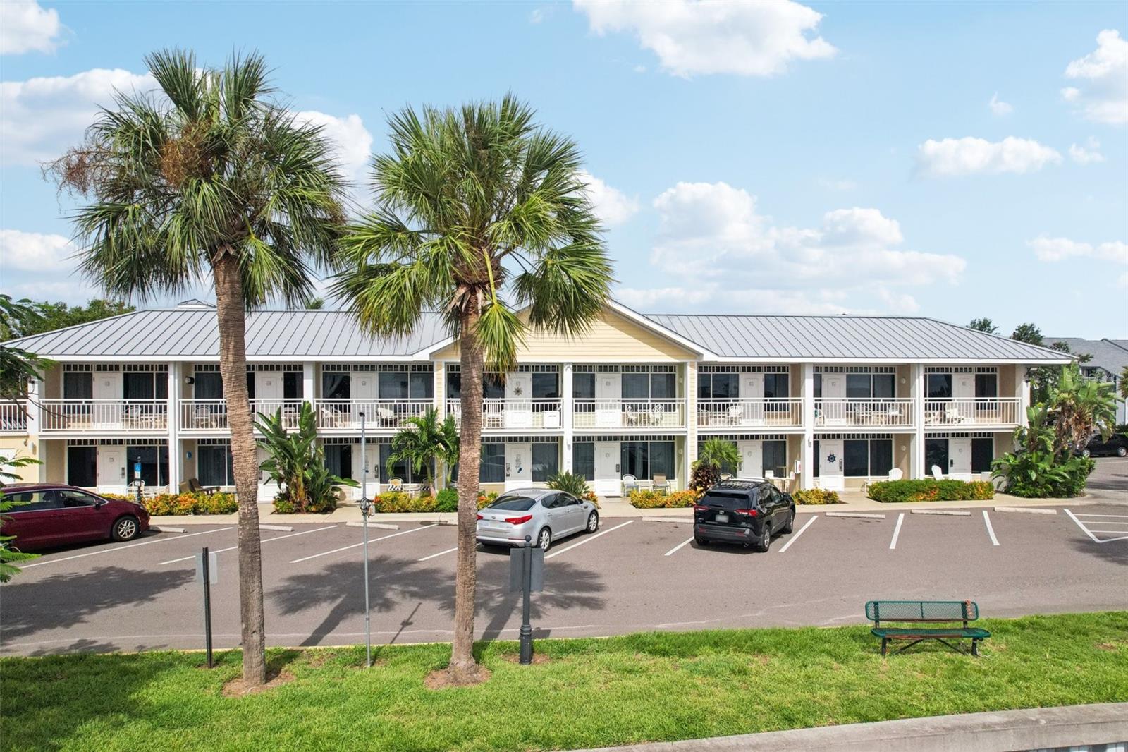 ISLAND RESORT AT MARINERS CLUB - Residential