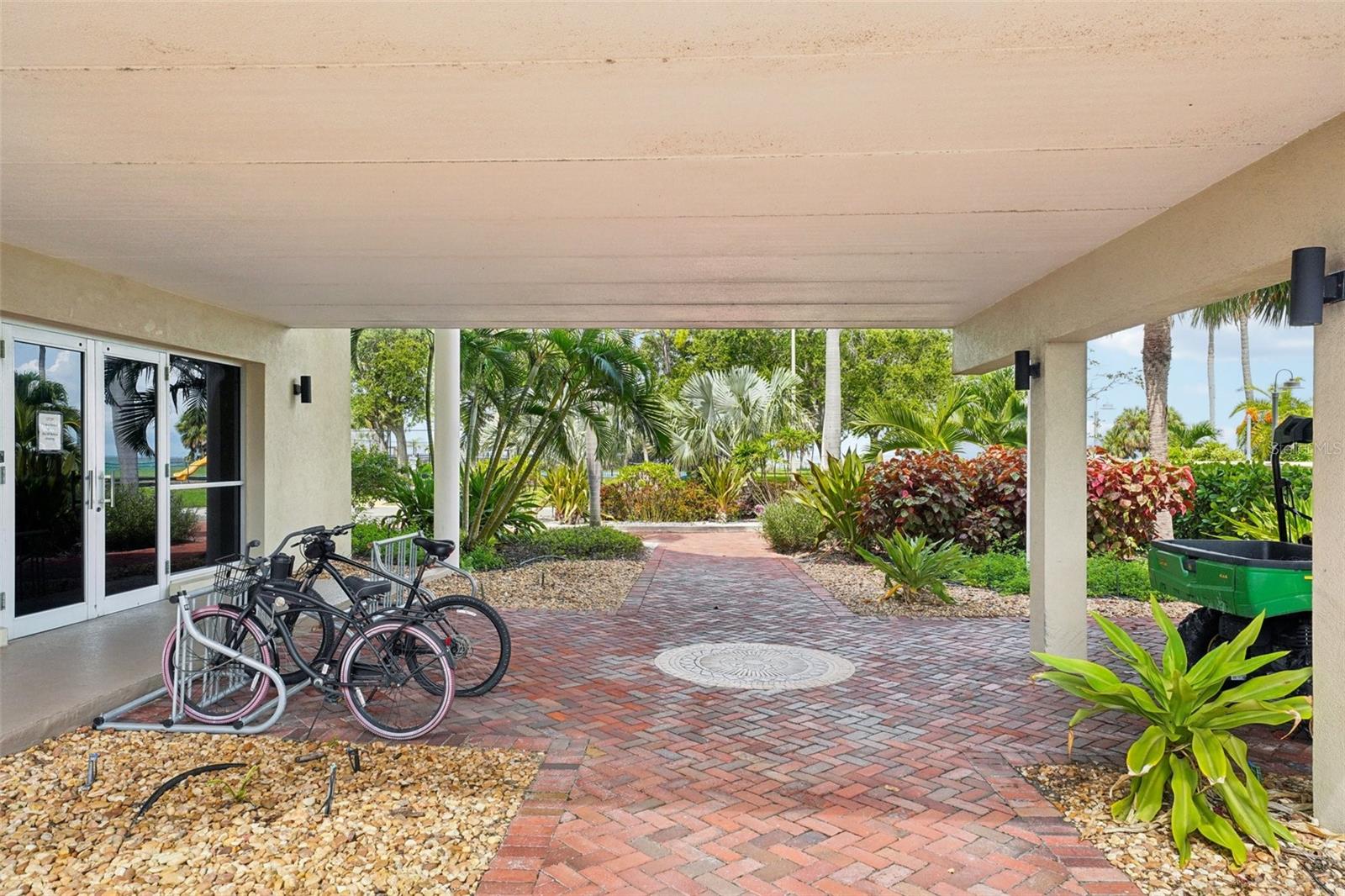 ISLAND RESORT AT MARINERS CLUB - Residential