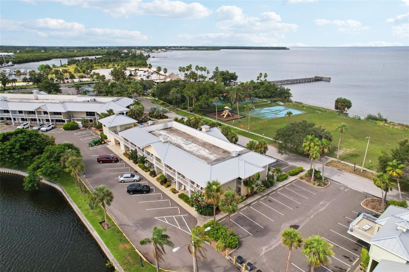 ISLAND RESORT AT MARINERS CLUB - Residential