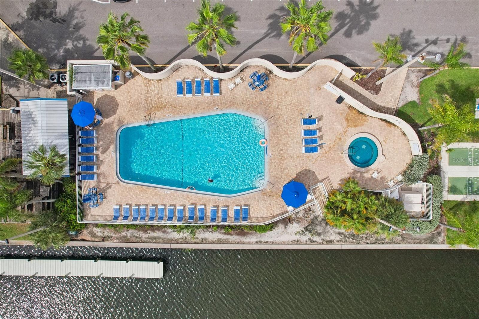 ISLAND RESORT AT MARINERS CLUB - Residential