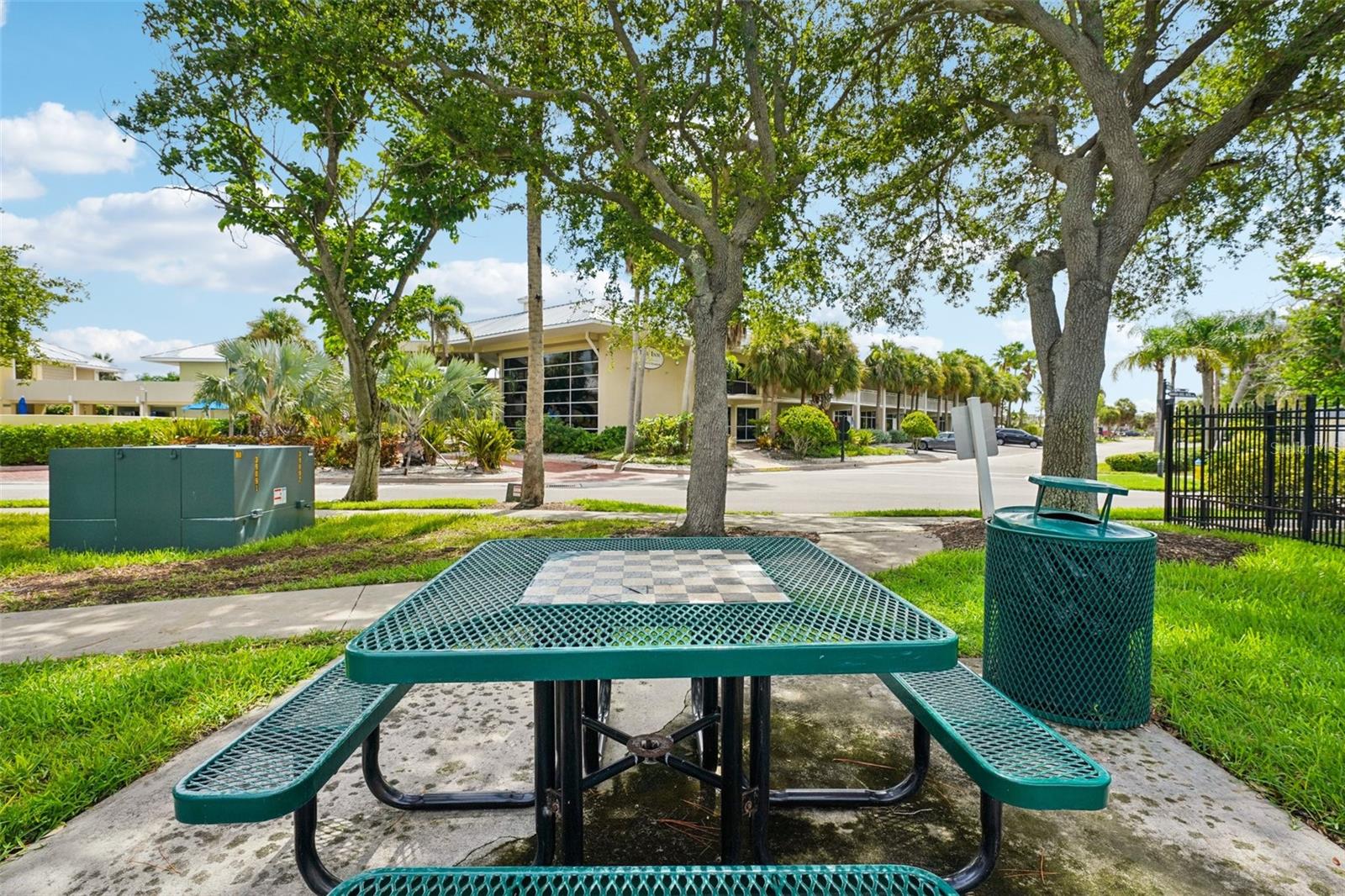 ISLAND RESORT AT MARINERS CLUB - Residential