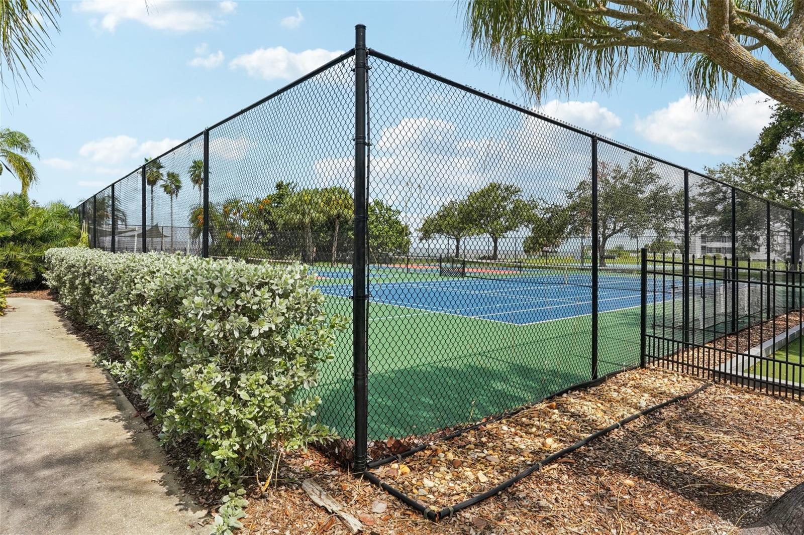 ISLAND RESORT AT MARINERS CLUB - Residential