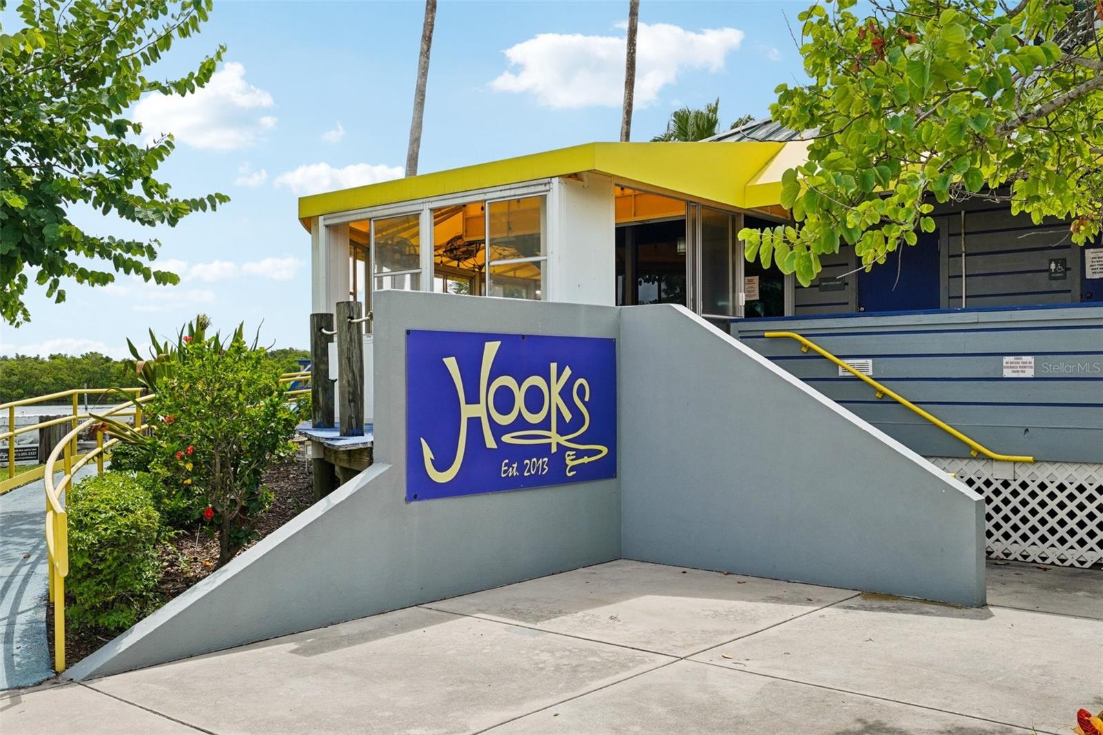 ISLAND RESORT AT MARINERS CLUB - Residential