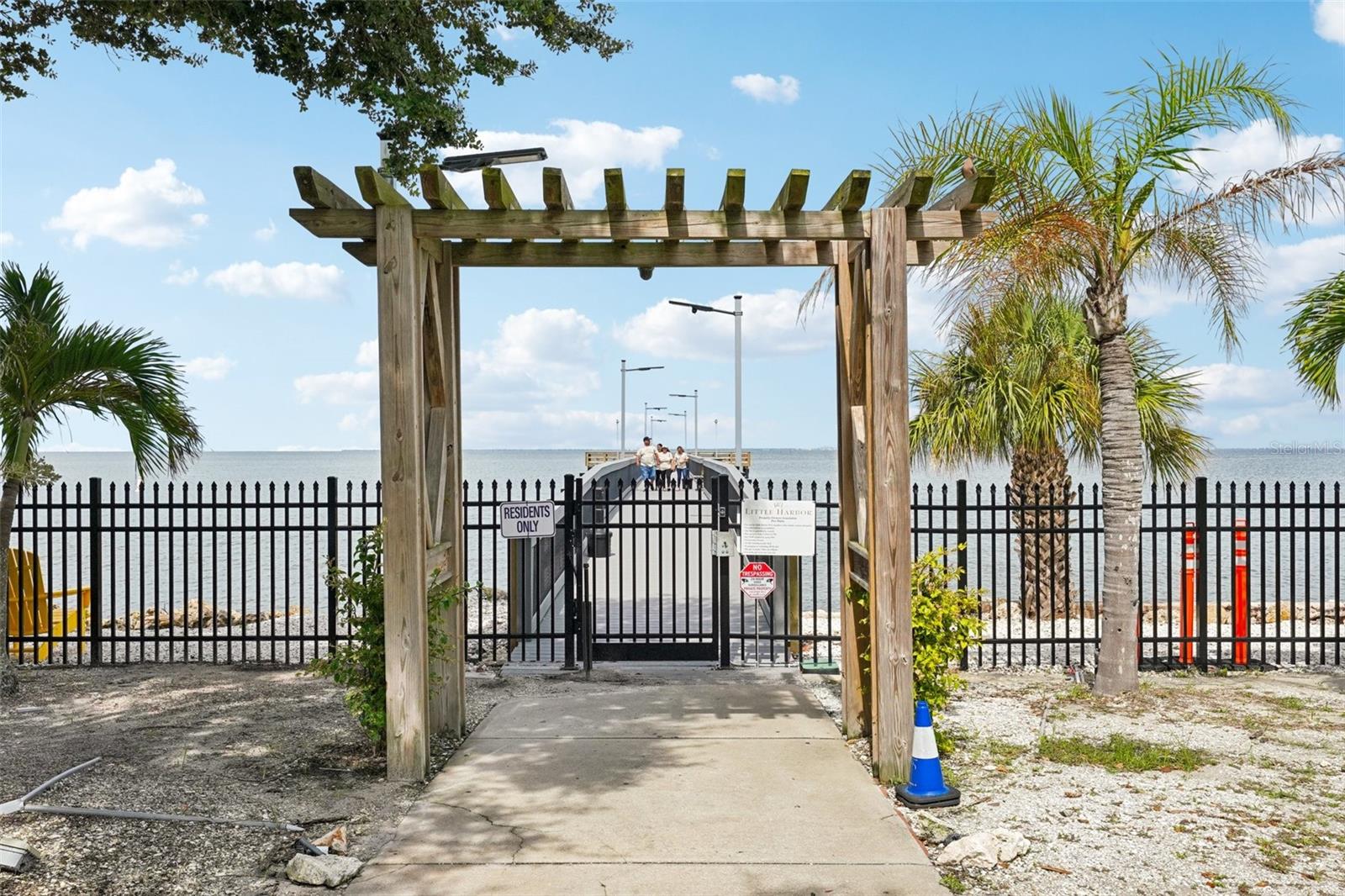 ISLAND RESORT AT MARINERS CLUB - Residential