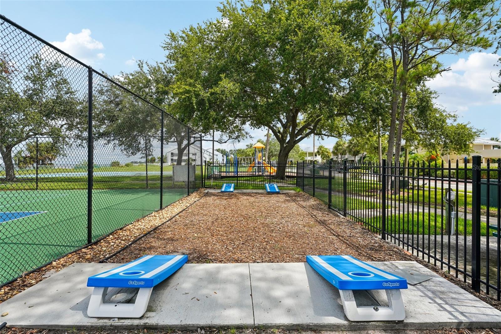 ISLAND RESORT AT MARINERS CLUB - Residential