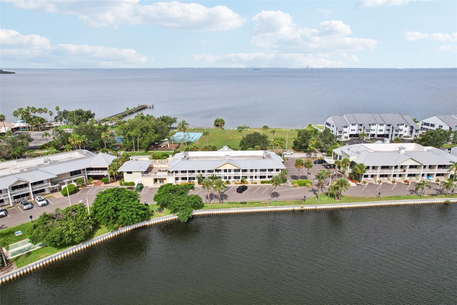 ISLAND RESORT AT MARINERS CLUB - Residential