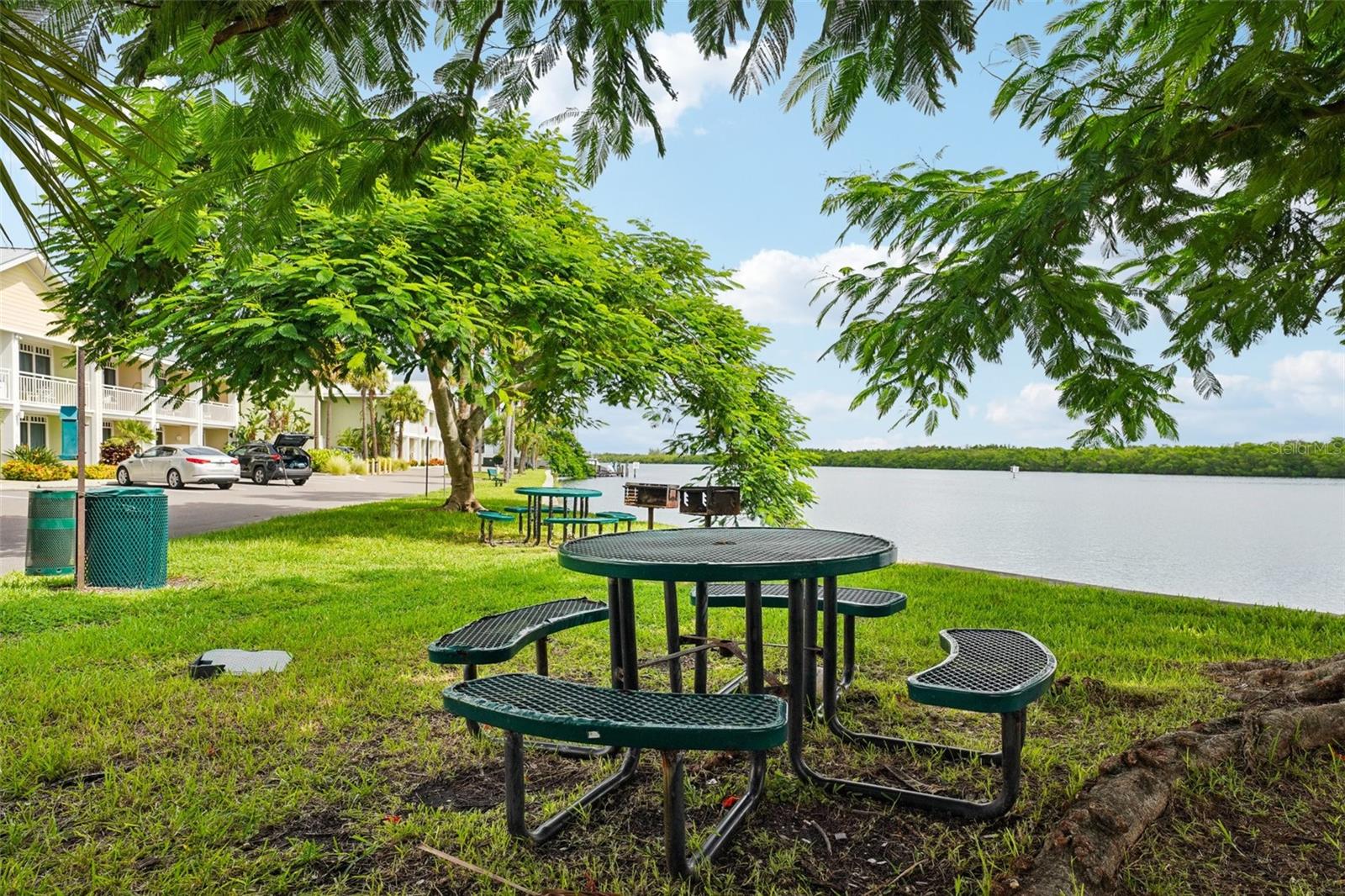 ISLAND RESORT AT MARINERS CLUB - Residential