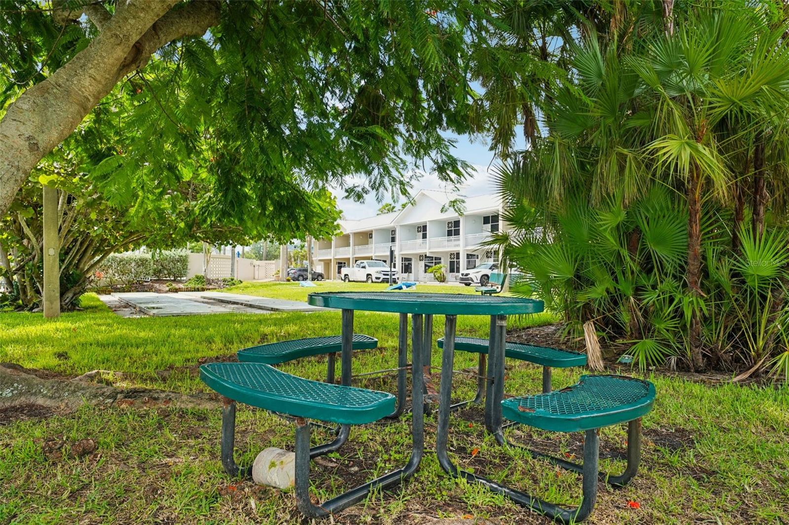 ISLAND RESORT AT MARINERS CLUB - Residential