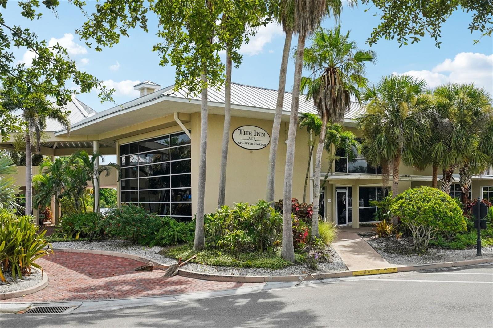 ISLAND RESORT AT MARINERS CLUB - Residential