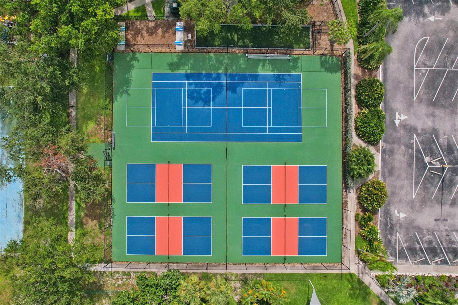 ISLAND RESORT AT MARINERS CLUB - Residential