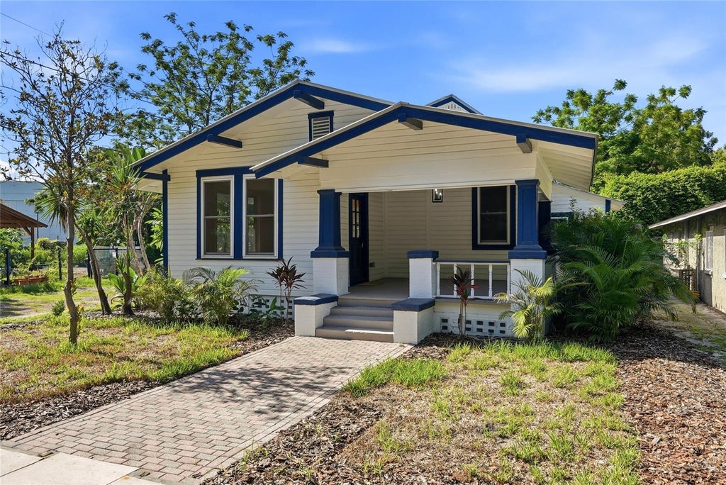 Photo of 511 E Frances Avenue, Tampa, FL 33602 (MLS # TB8546693)