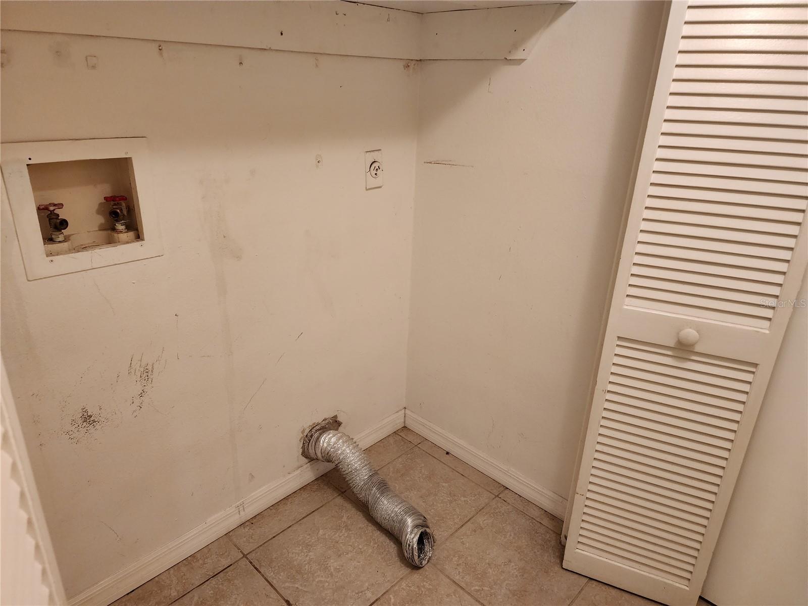 GEORGETOWNE LAKE CONDO - Residential Lease