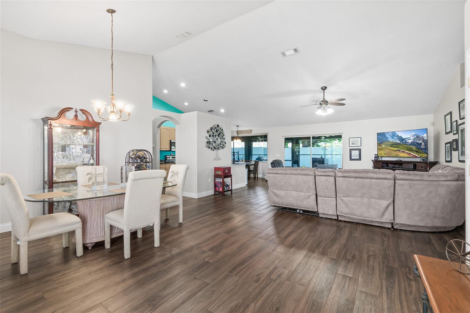 8 BUTTERMILL DRIVE