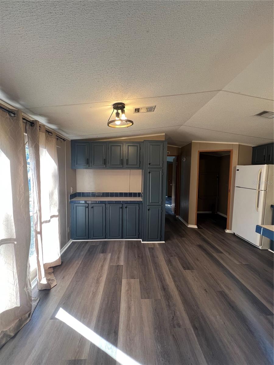 ZEPHYRHILLS COLONY CO - Residential Lease