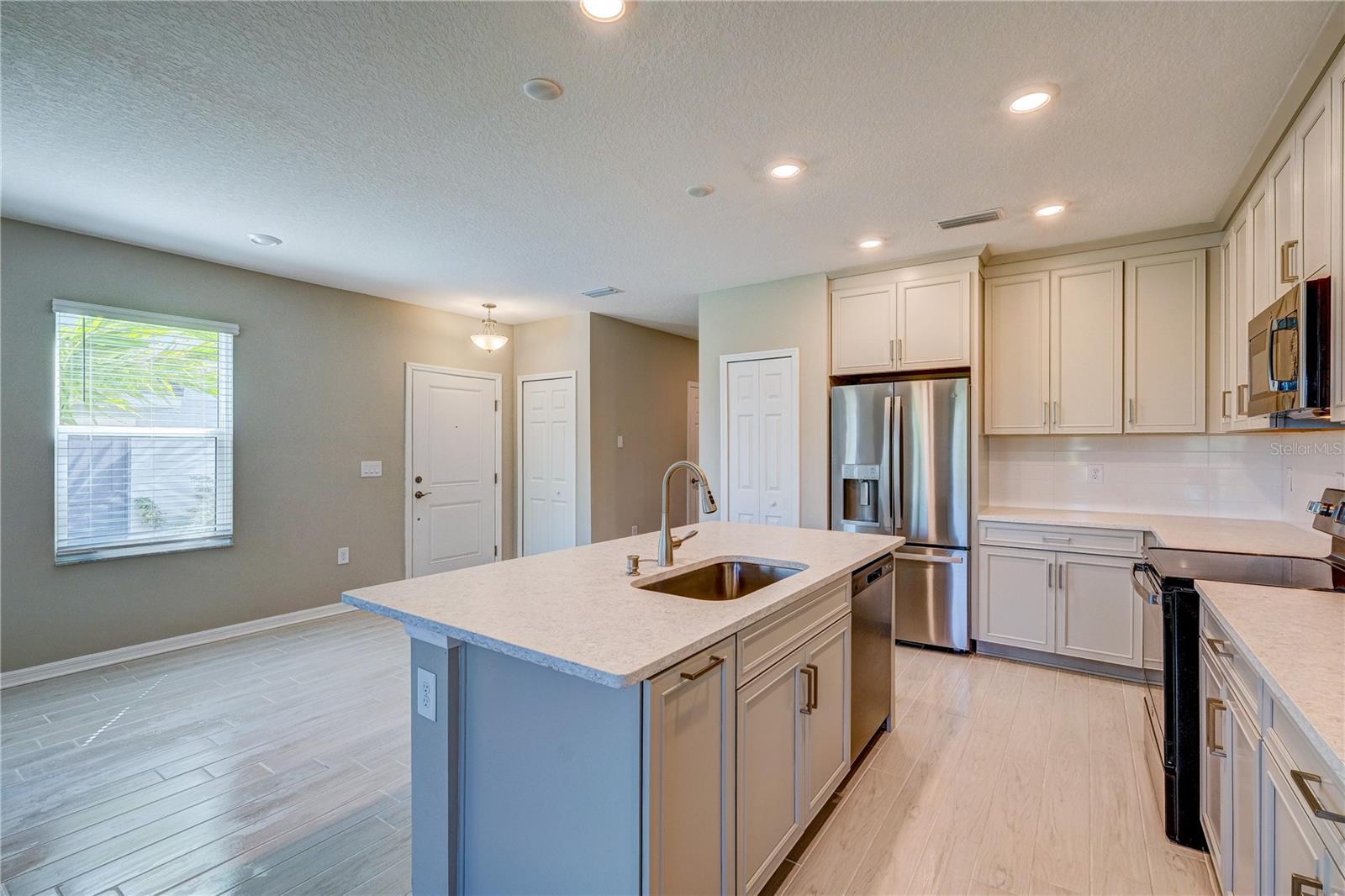 TREVESTA PH IIIC & IIID - Residential Lease