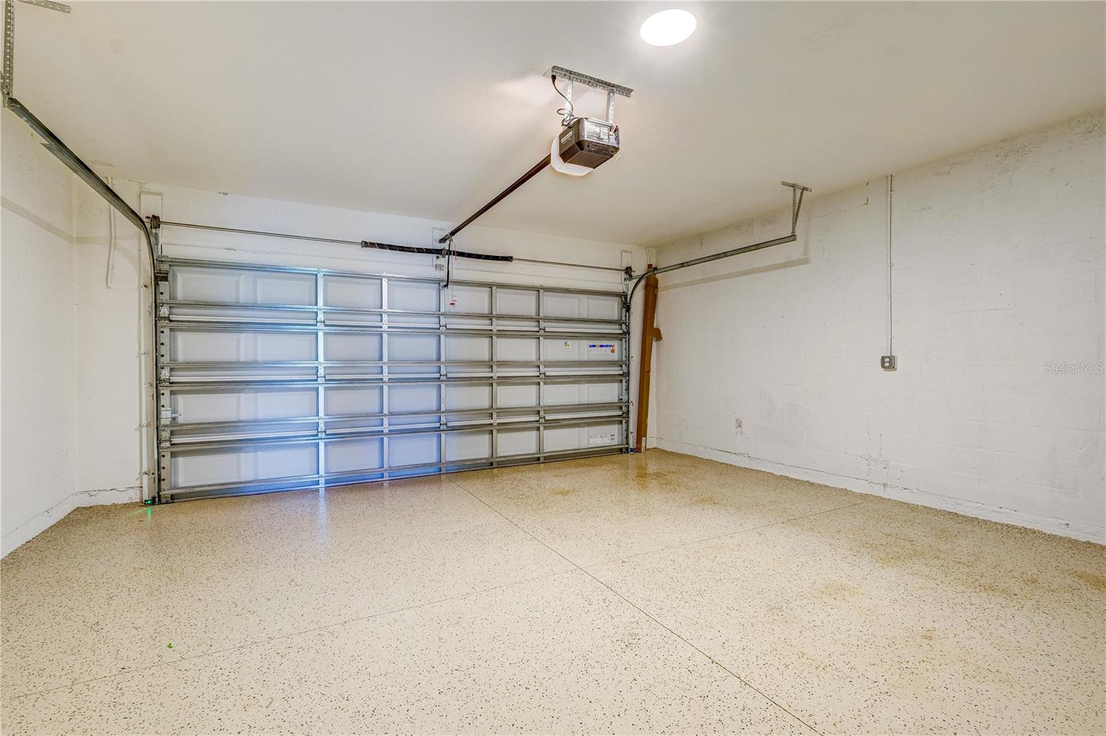 TREVESTA PH IIIC & IIID - Residential Lease