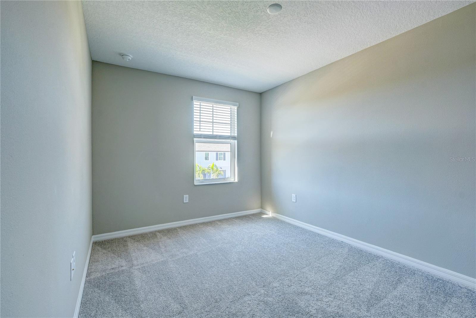 TREVESTA PH IIIC & IIID - Residential Lease