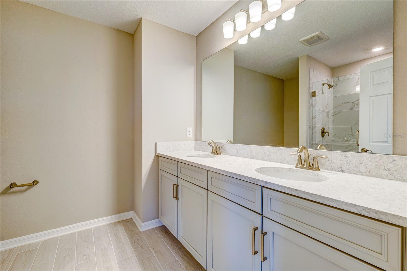 TREVESTA PH IIIC & IIID - Residential Lease