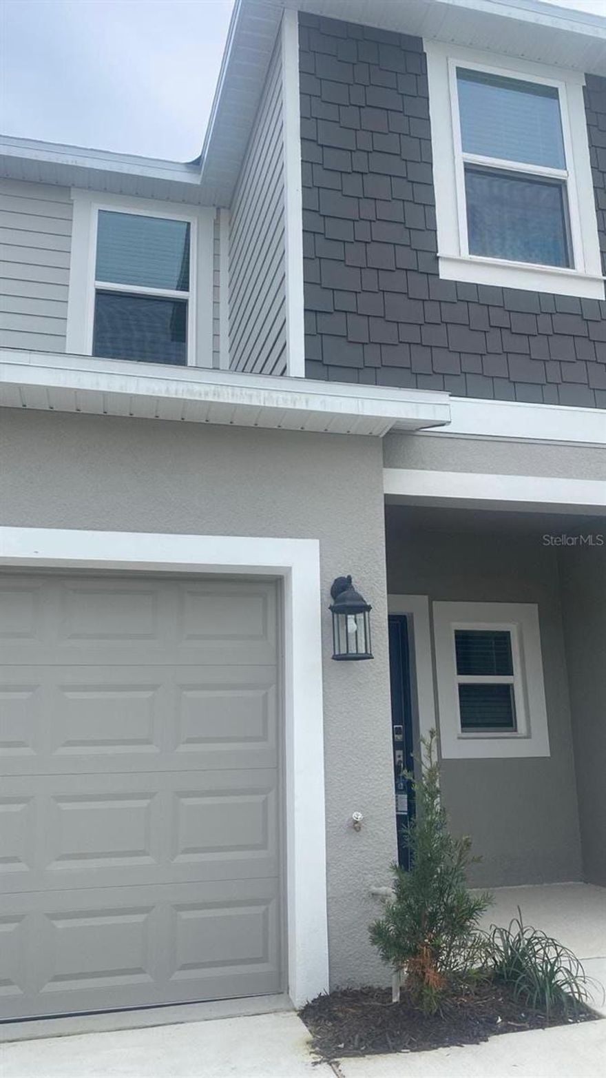 Short Sale. Short Sale: Brand-New 2024 Townhome in Westview Community
This stunning, brand-new 2024 townhome is situated in the sought-after Westview community. The modern residence boasts three bedrooms and two and a half bathrooms, providing approximately 1,373 square feet of comfortable living space. The open layout creates a bright and spacious atmosphere, ideal for everyday living and entertaining family and friends. The seamless flow between the kitchen and living areas facilitates relaxation and entertaining.
Residents can take advantage of exceptional community amenities, including a swimming pool, clubhouse, playground, dog park, and sidewalks for walking. Additionally, the home features a private outdoor space, perfect for savoring Florida’s picturesque sunsets and warm climate.
Conveniently located in the Kissimmee/Poinciana area, this property is close to schools, shopping centers, restaurants, and major roads, simplifying daily commuting. Brand-new homes like this are highly sought after, and the price is negotiable, presenting an excellent opportunity to make it your new home or investment.