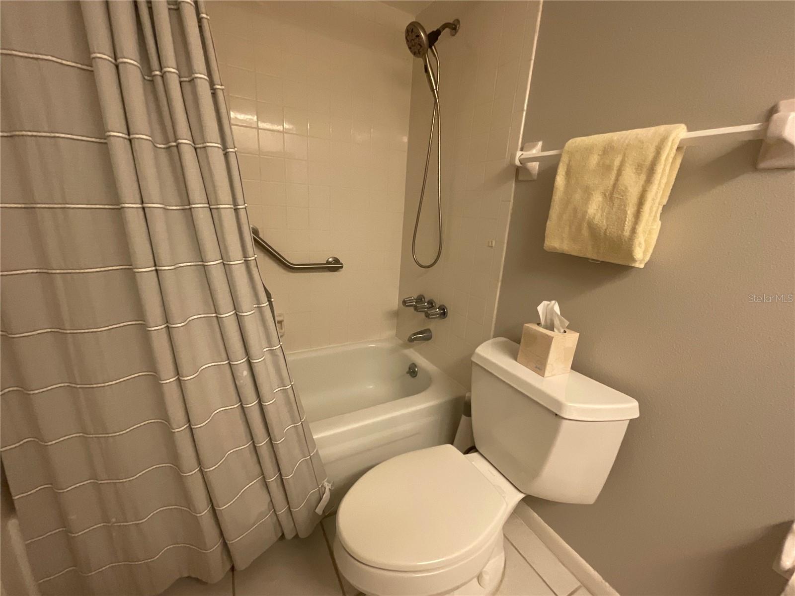 BLUFFS CHRISTINA 01 - Residential