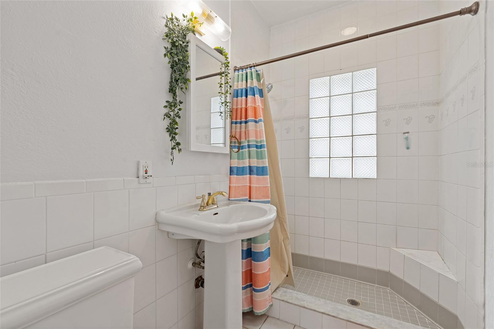 SPRING HILL REV - Residential Income