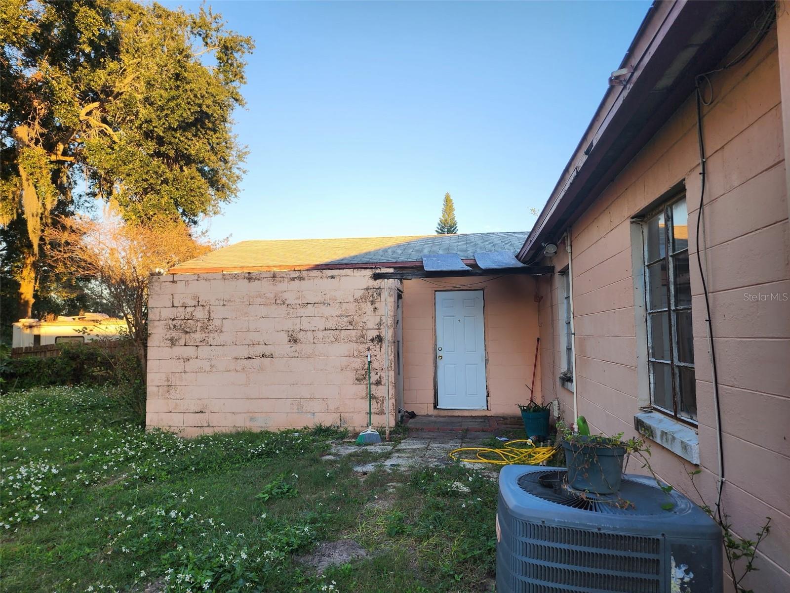 SUNSHINE GARDENS - Residential