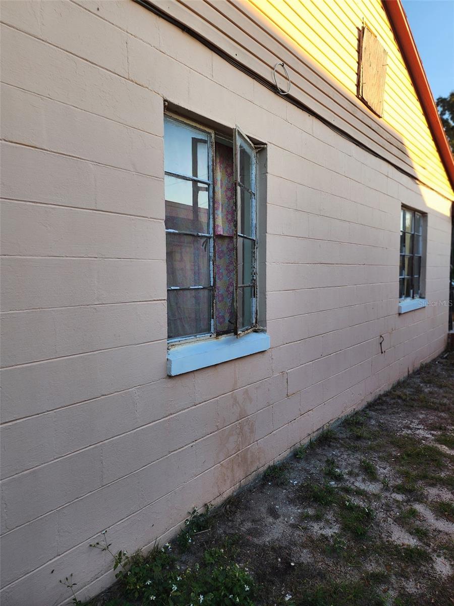 SUNSHINE GARDENS - Residential