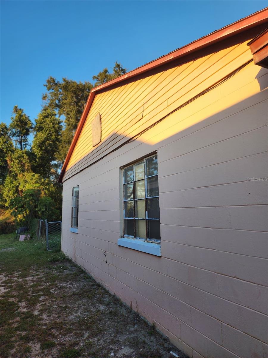 SUNSHINE GARDENS - Residential