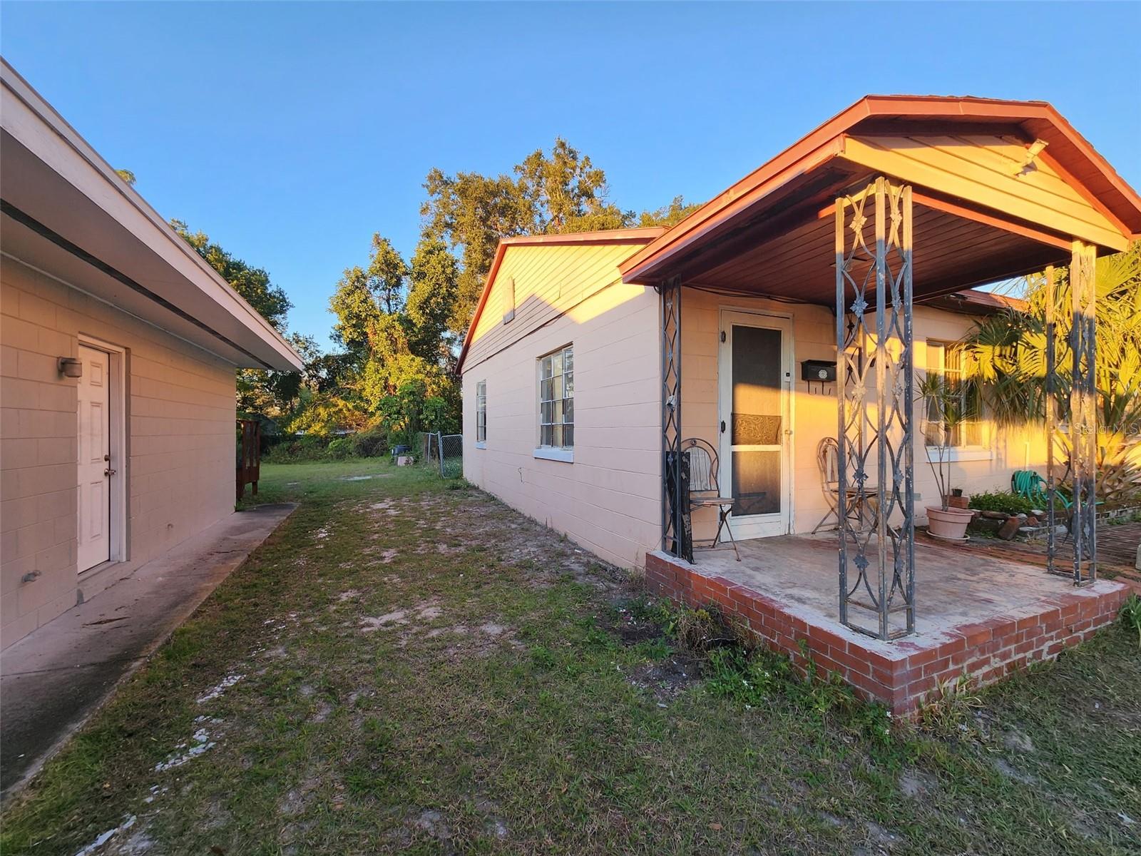 SUNSHINE GARDENS - Residential