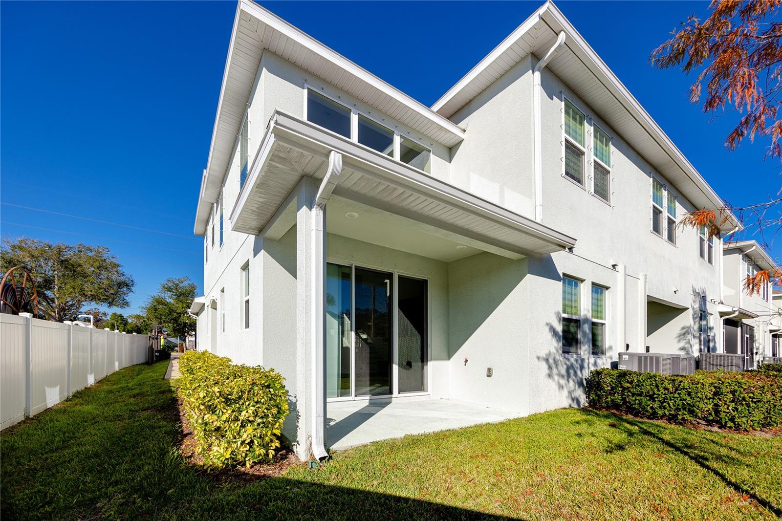 SANTORINI TRACE - Residential Lease