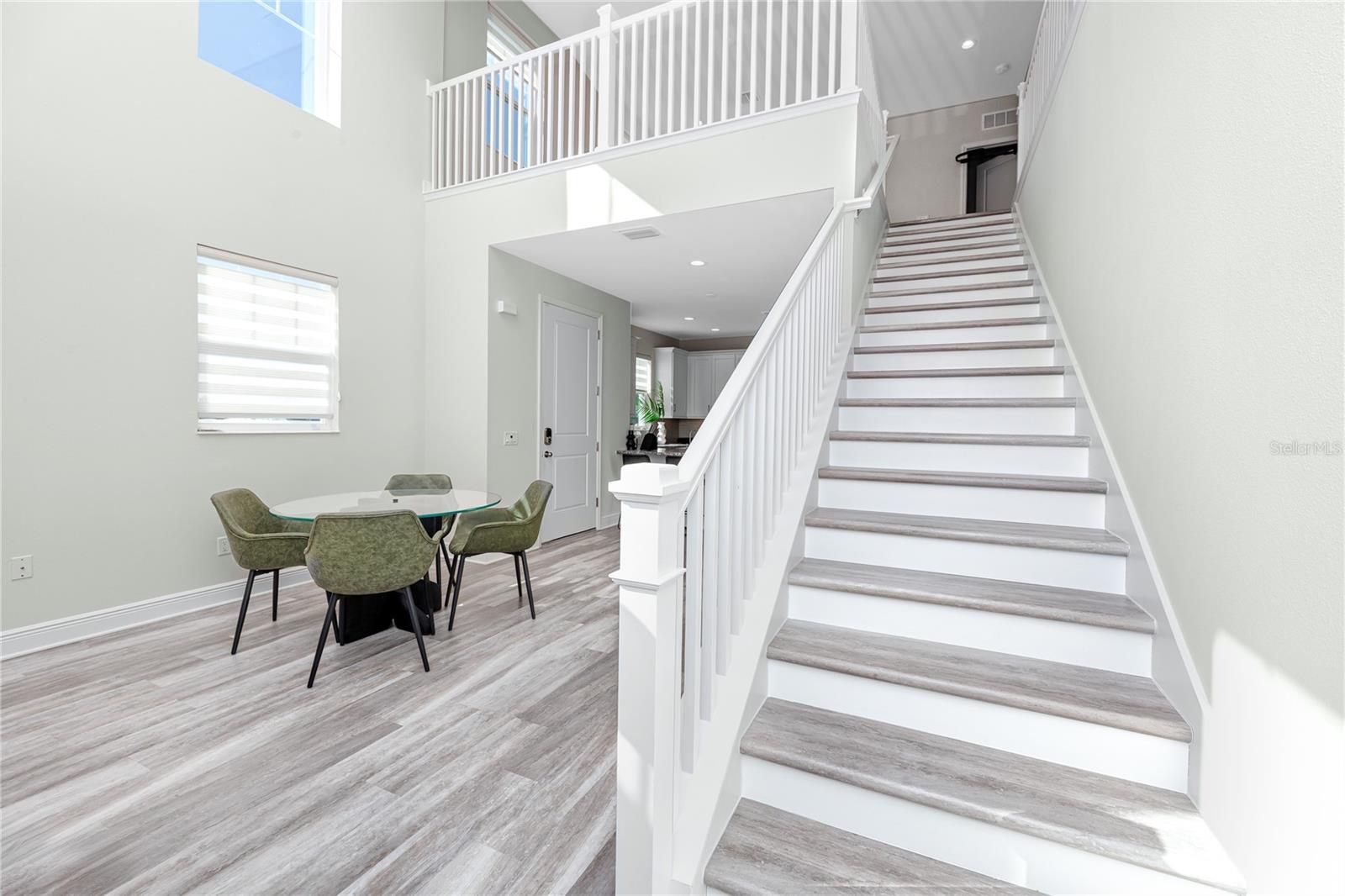 SANTORINI TRACE - Residential Lease