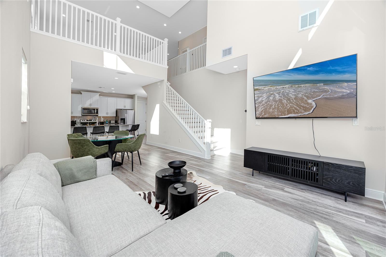 SANTORINI TRACE - Residential Lease